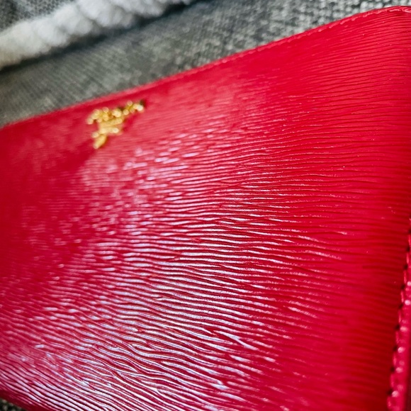Prada Saffiano Long Wallet - Picture 3 of 7